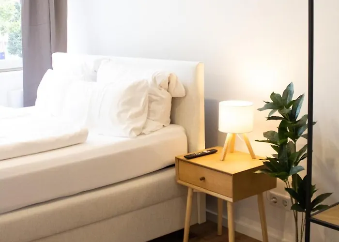 Frankfurt - * Francfort-sur-le-Main